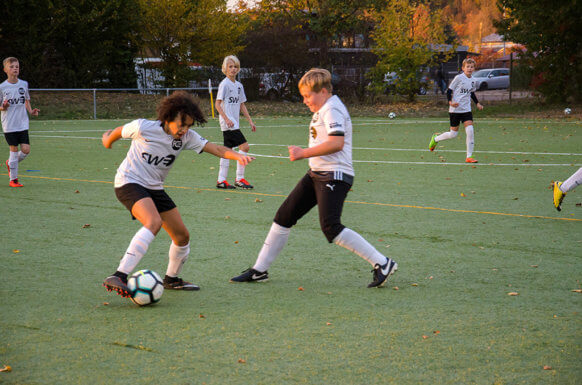 Zweikampf um Ball